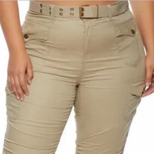 TAXI—KAKI (tan) cargo adjustable Capri—NWOT
